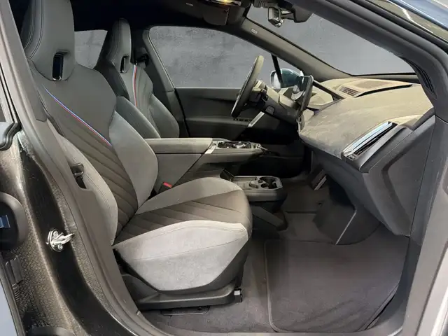 BMW Ix view 11