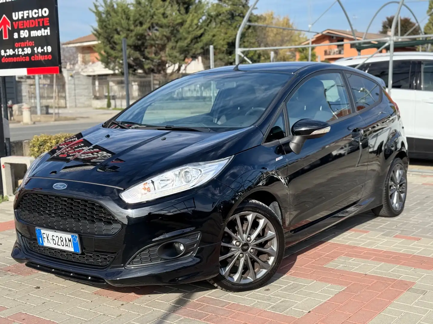 Ford Fiesta Fiesta 1.5 TDCi 95CV 3 porte ST-Line Nero - 2