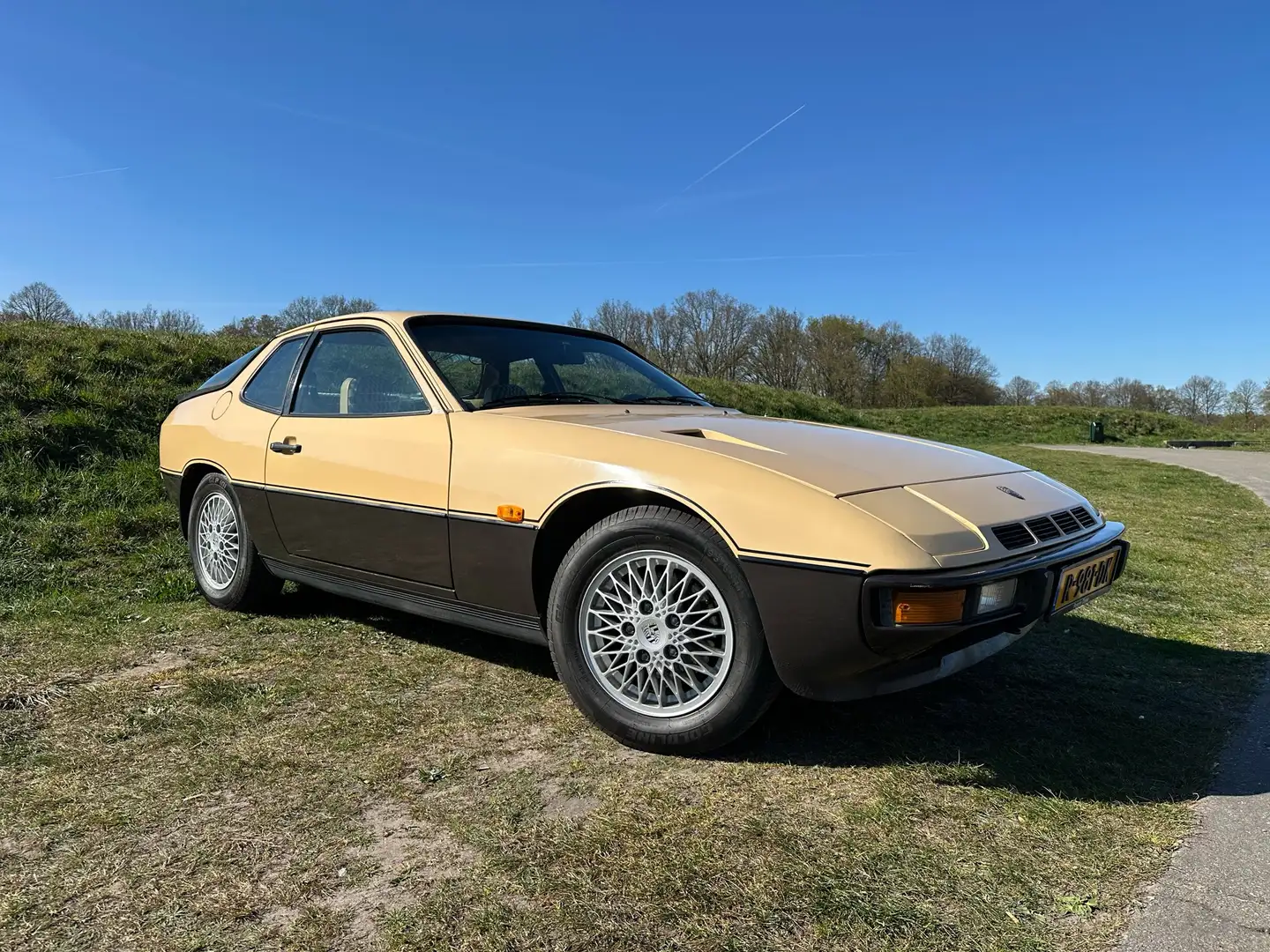 Porsche 924 2.0 Turbo (Bi-color) Beige - 2