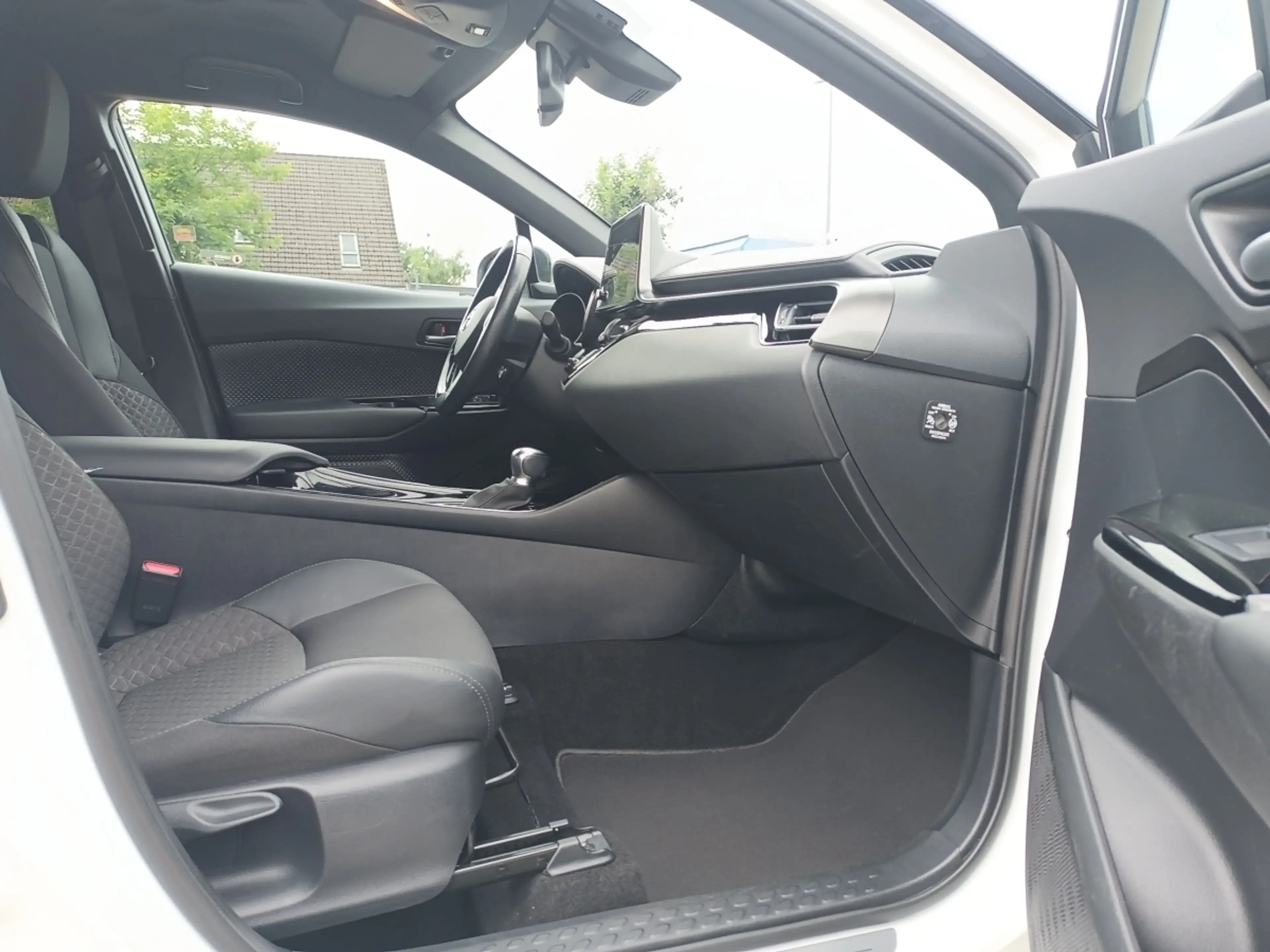 Toyota C-HR 2.0 Hybrid Team D*CARPLAY+LED+PDC+KAMERA+KLIMA** — photo 10