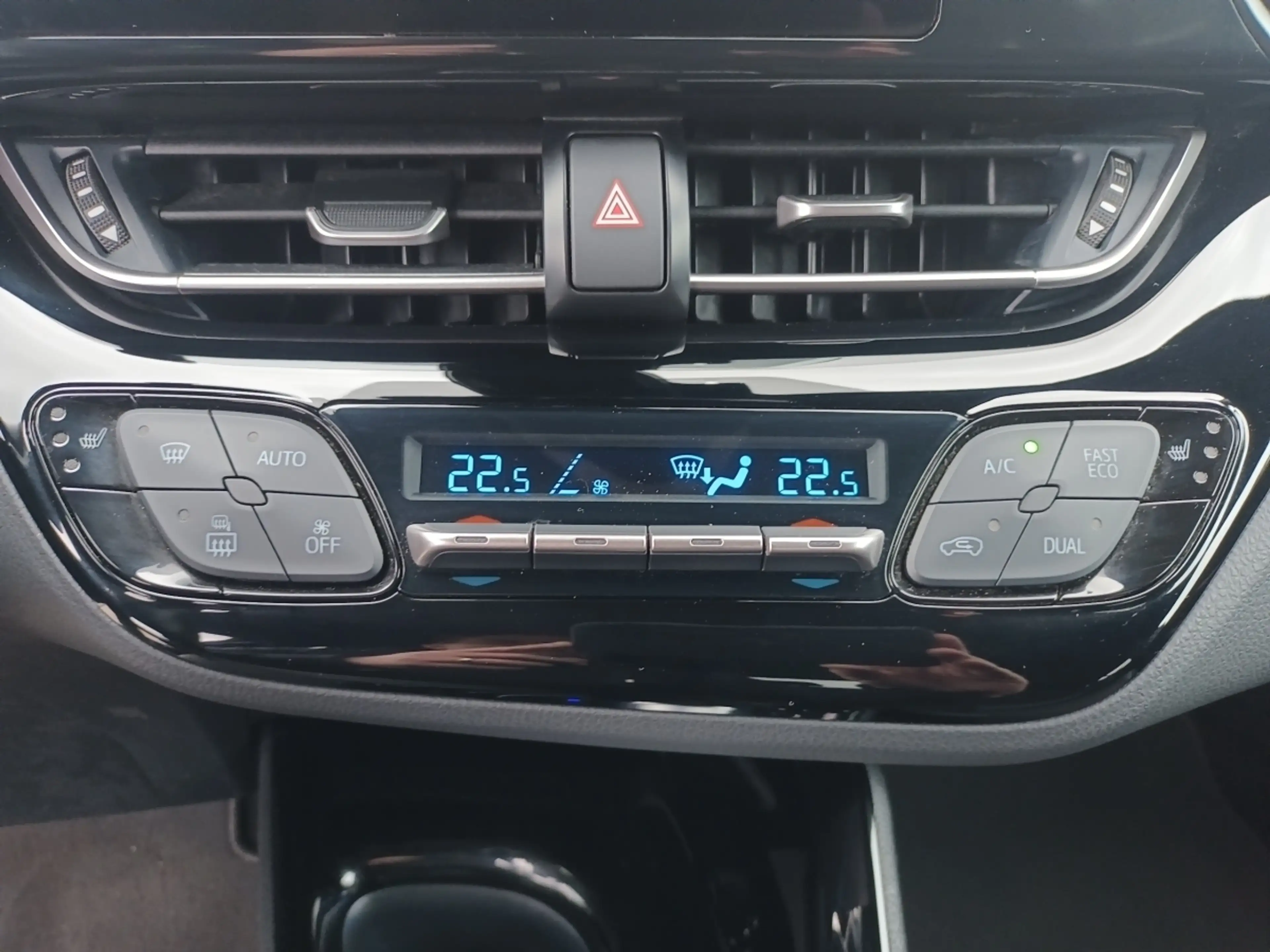 Toyota C-HR 2.0 Hybrid Team D*CARPLAY+LED+PDC+KAMERA+KLIMA** — photo 14