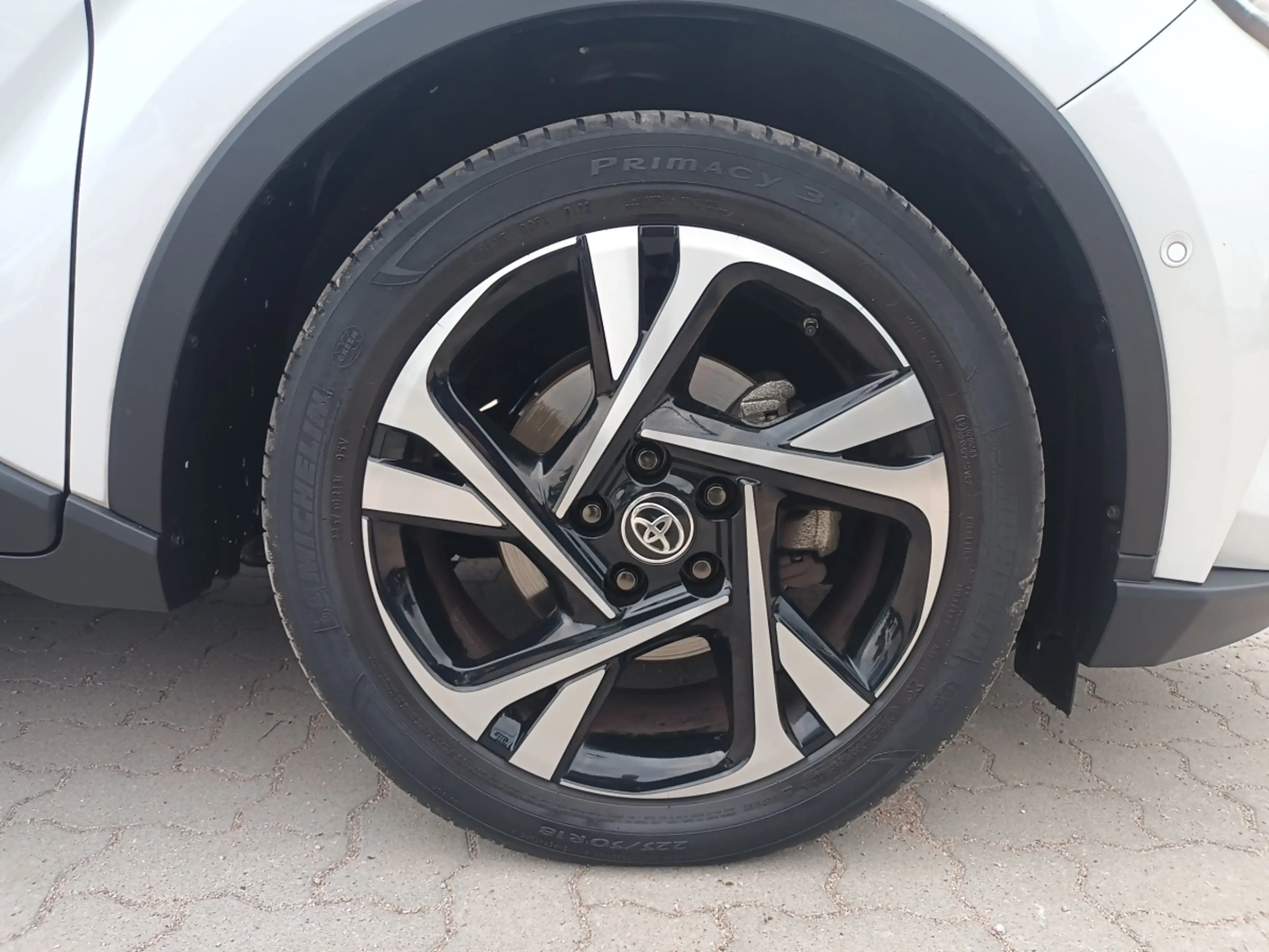 Toyota C-HR 2.0 Hybrid Team D*CARPLAY+LED+PDC+KAMERA+KLIMA** — photo 6