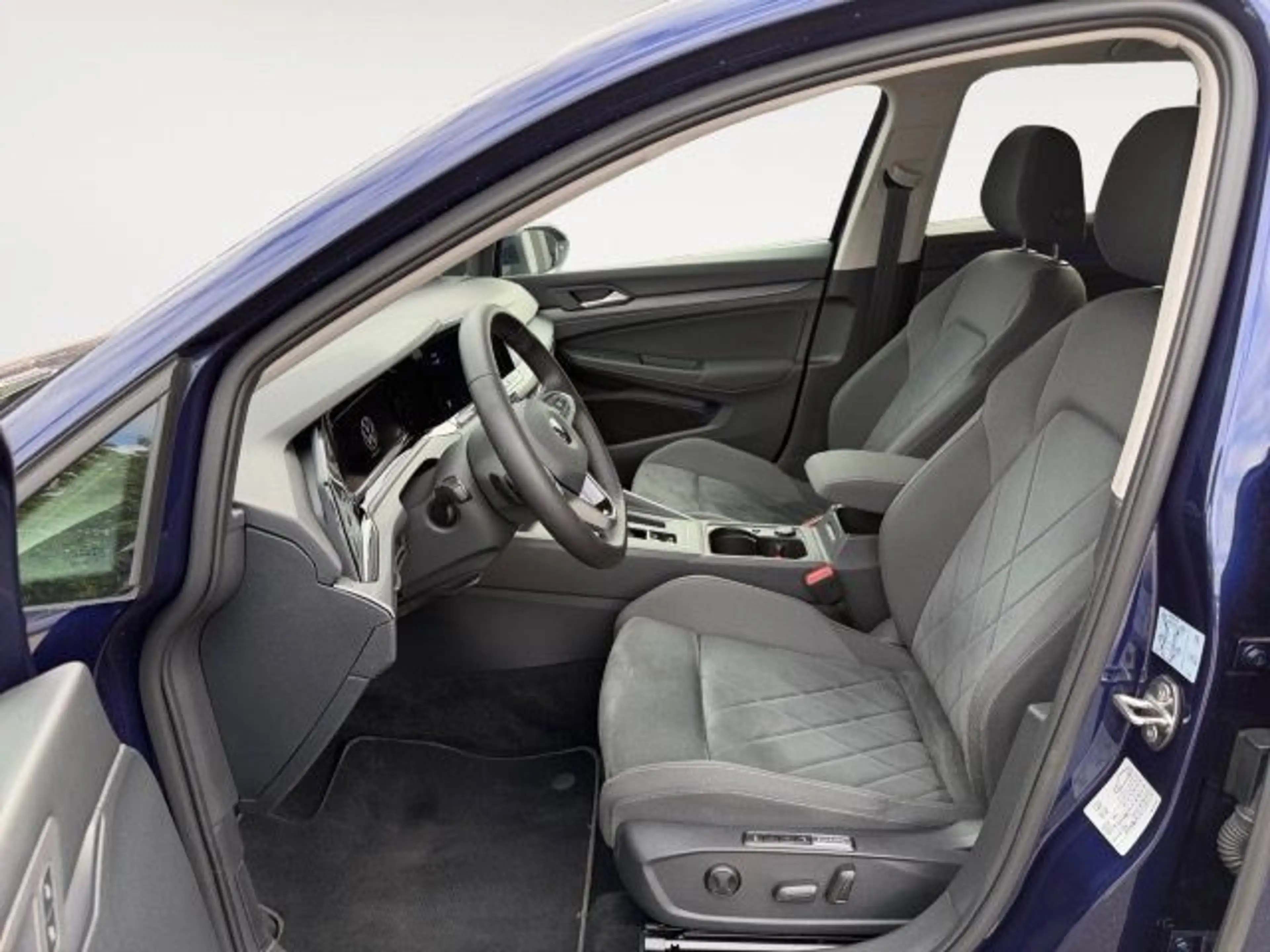 Volkswagen Golf VIII 1.4 TSI eHybrid Style Navi,AHK,Pano,Ma — photo 9