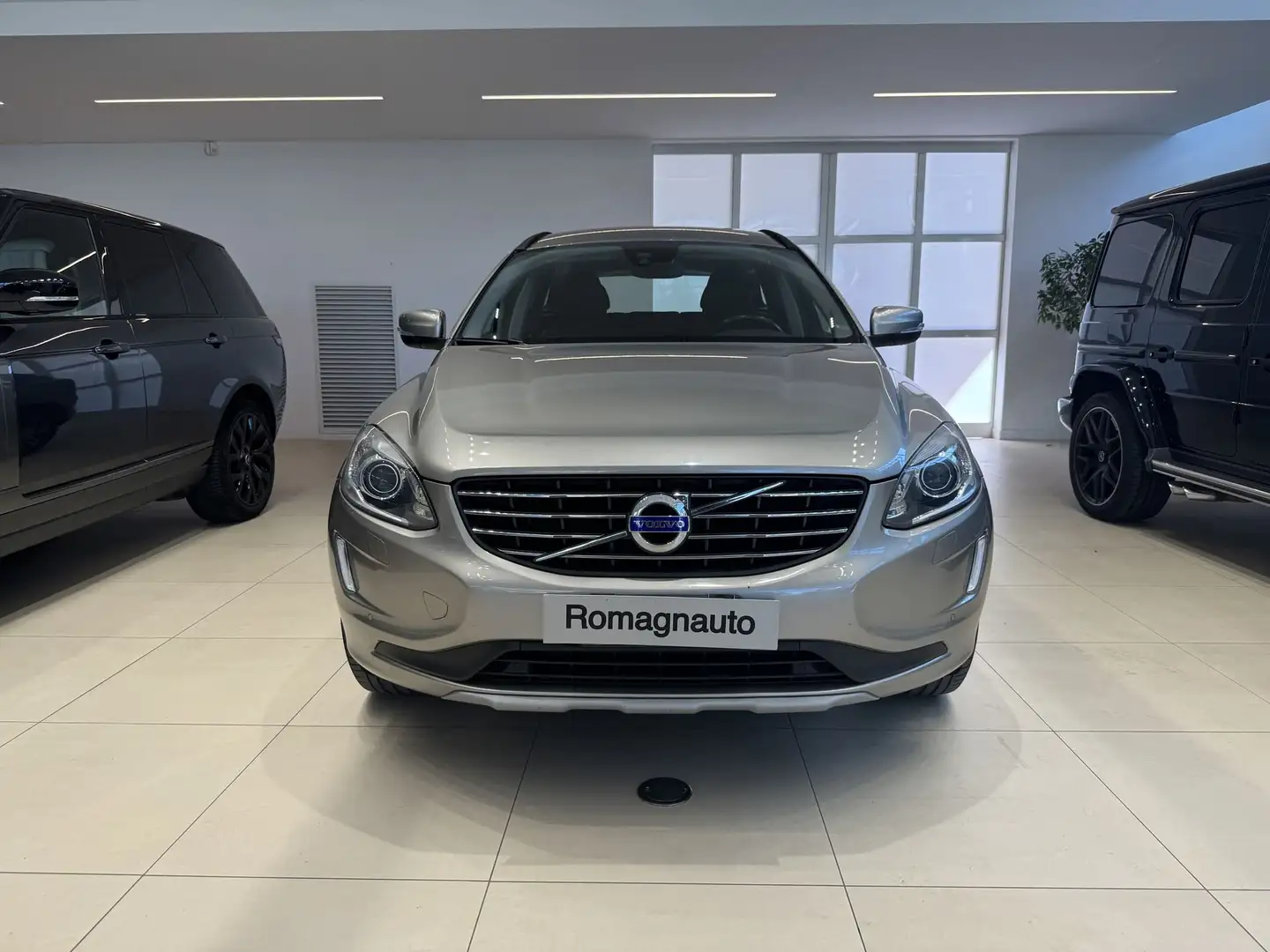 Volvo XC60 D4 Momentum Oro - 2