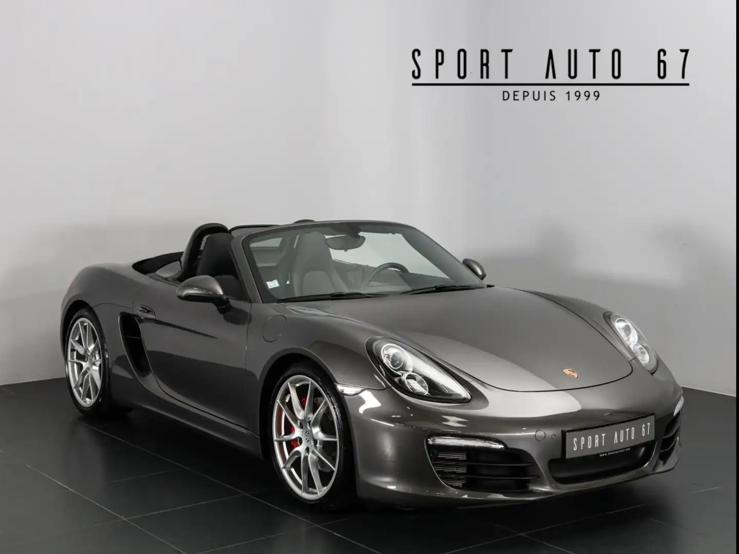 Porsche Boxster S Flat 6 3.4 L - 1