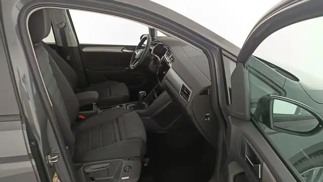 Volkswagen Touran view 10