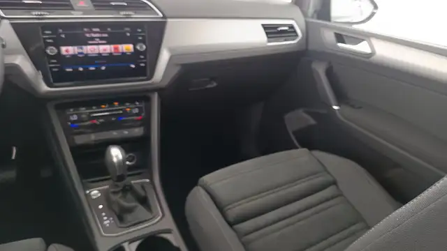 Volkswagen Touran view 13