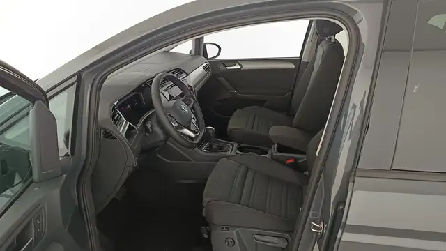 Volkswagen Touran view 9