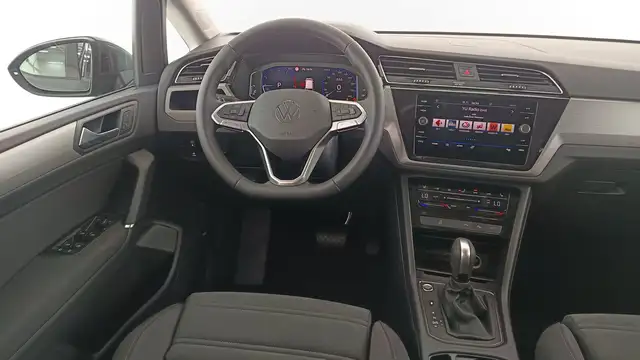 Volkswagen Touran view 12