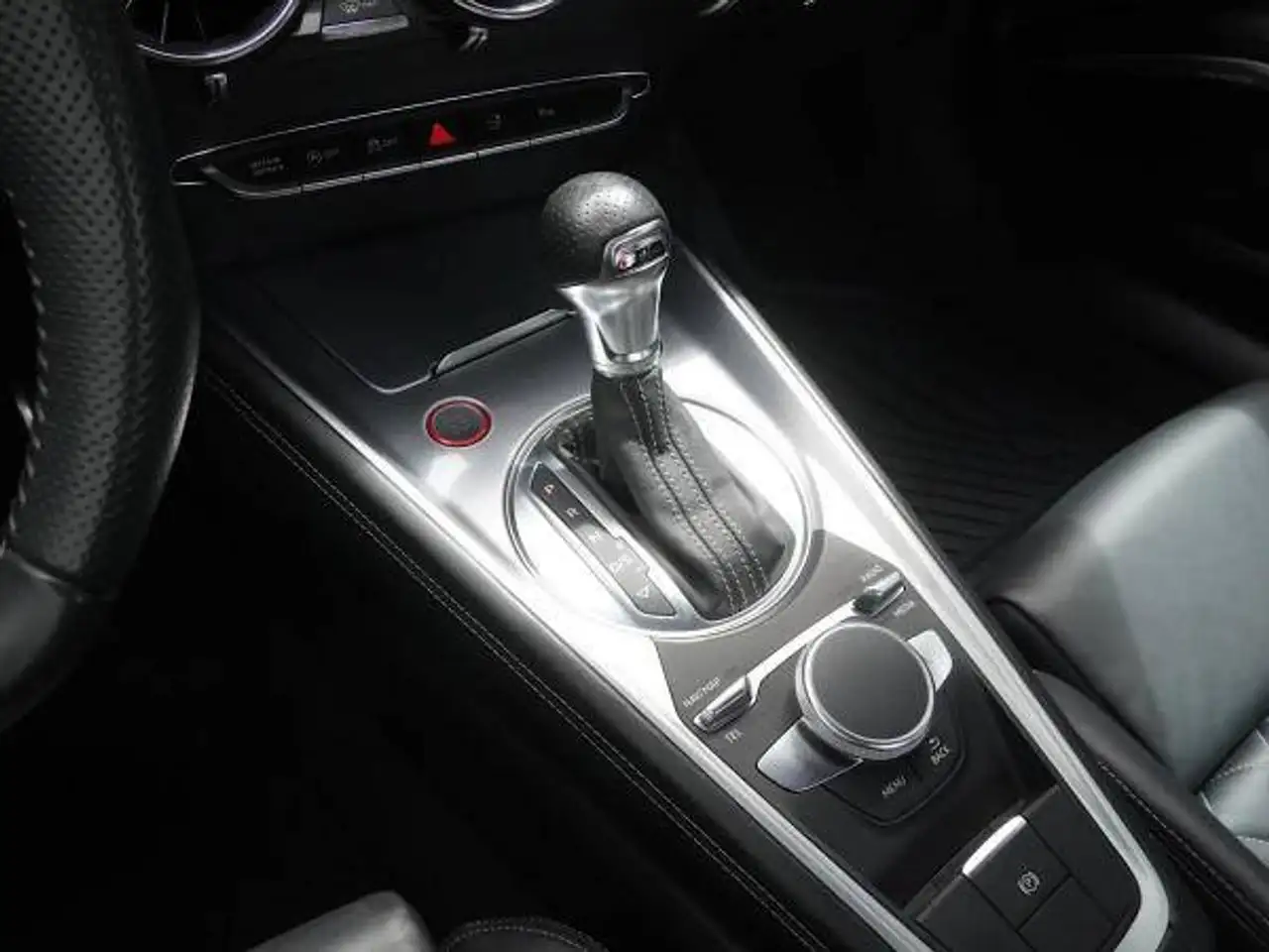 Audi TTS снимка Audi TTS
