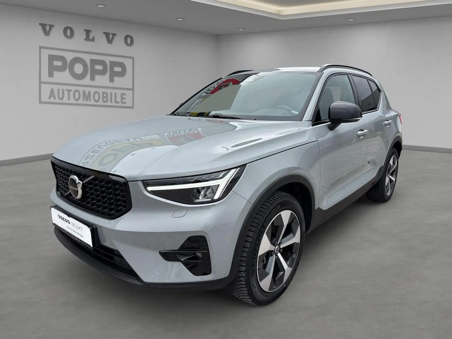 Volvo XC40 B3 Plus Dark ACC BLIS CAM FHZ LED LHZ MEMO Gris - 1