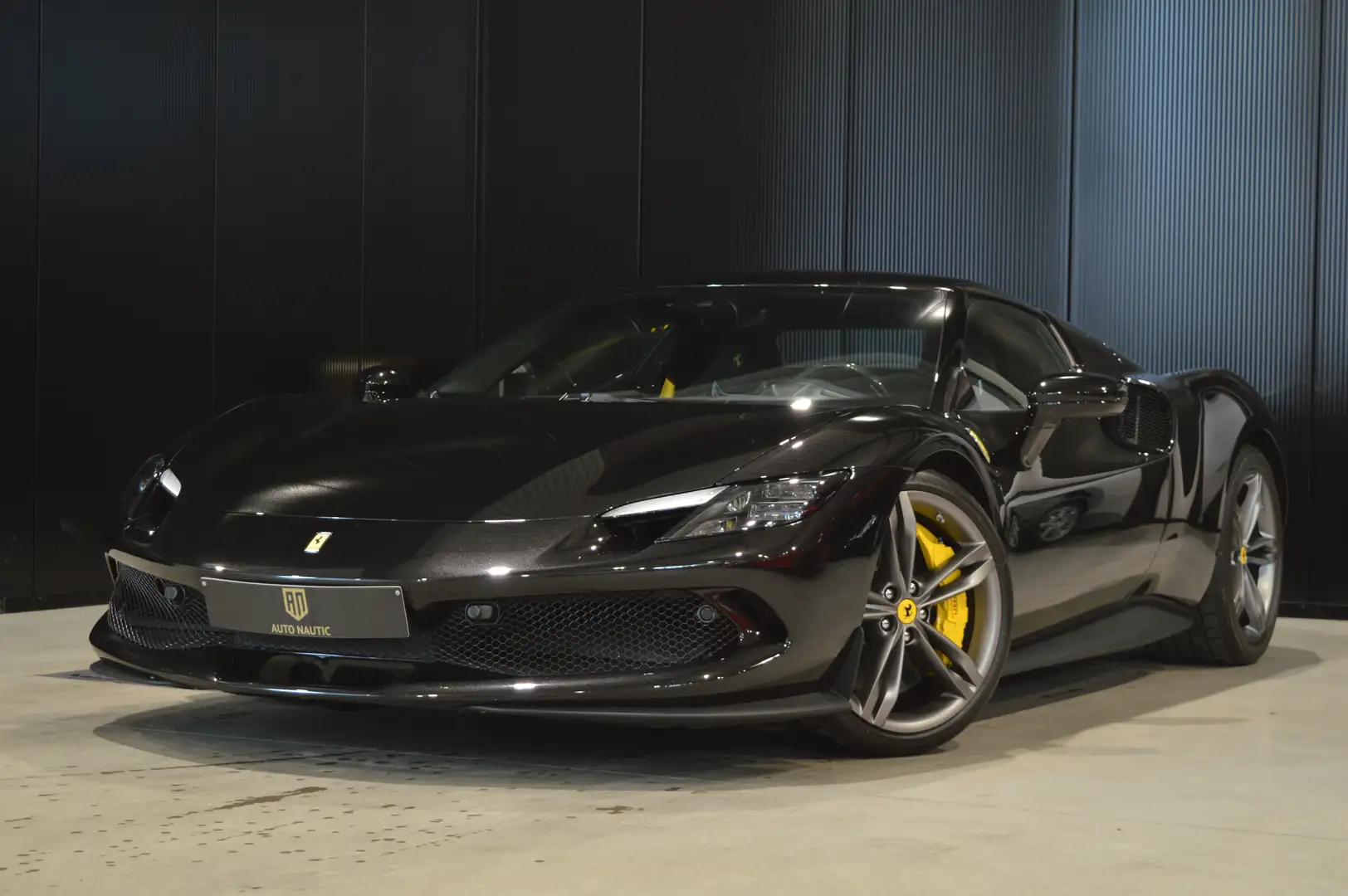 Ferrari 296 GTB 3.0 V6 Hybride 5.500 km - NEW Negru - 1