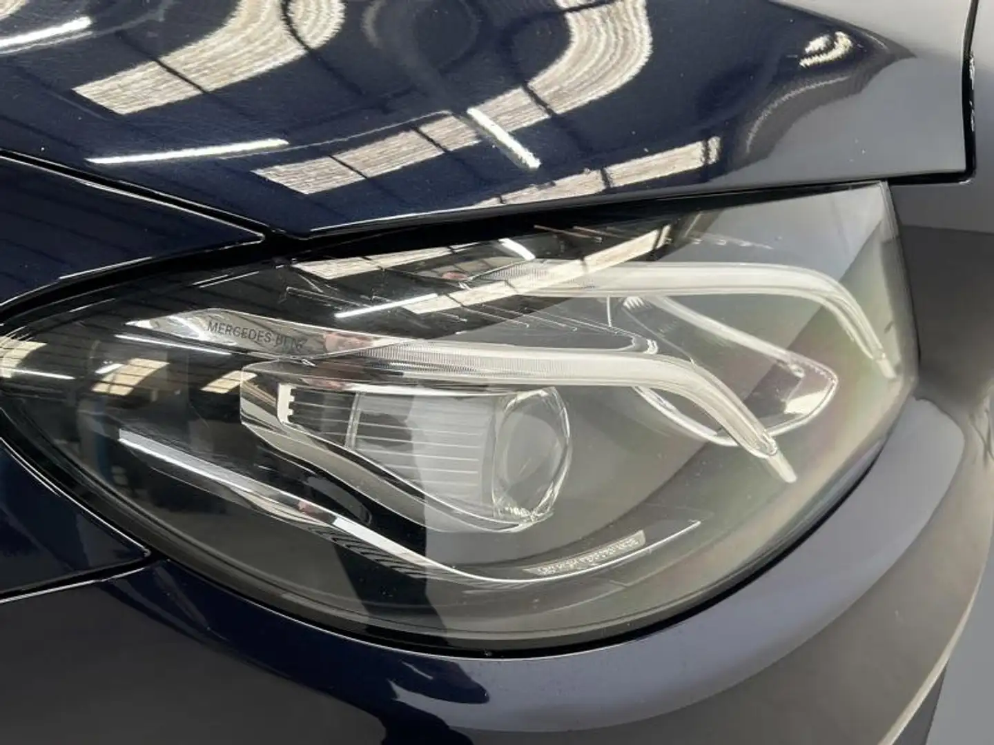 Mercedes-Benz E 200 d Berline Avantgarde Attelage - 2