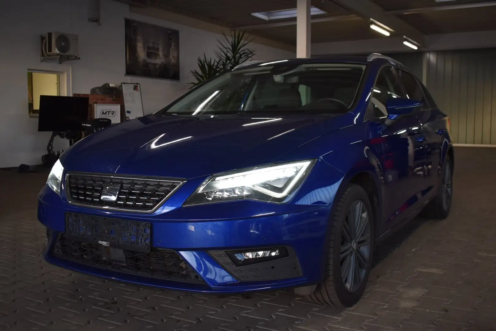 SEAT Leon ST 2.0 TDI Xcellence APP LED Blau - 1