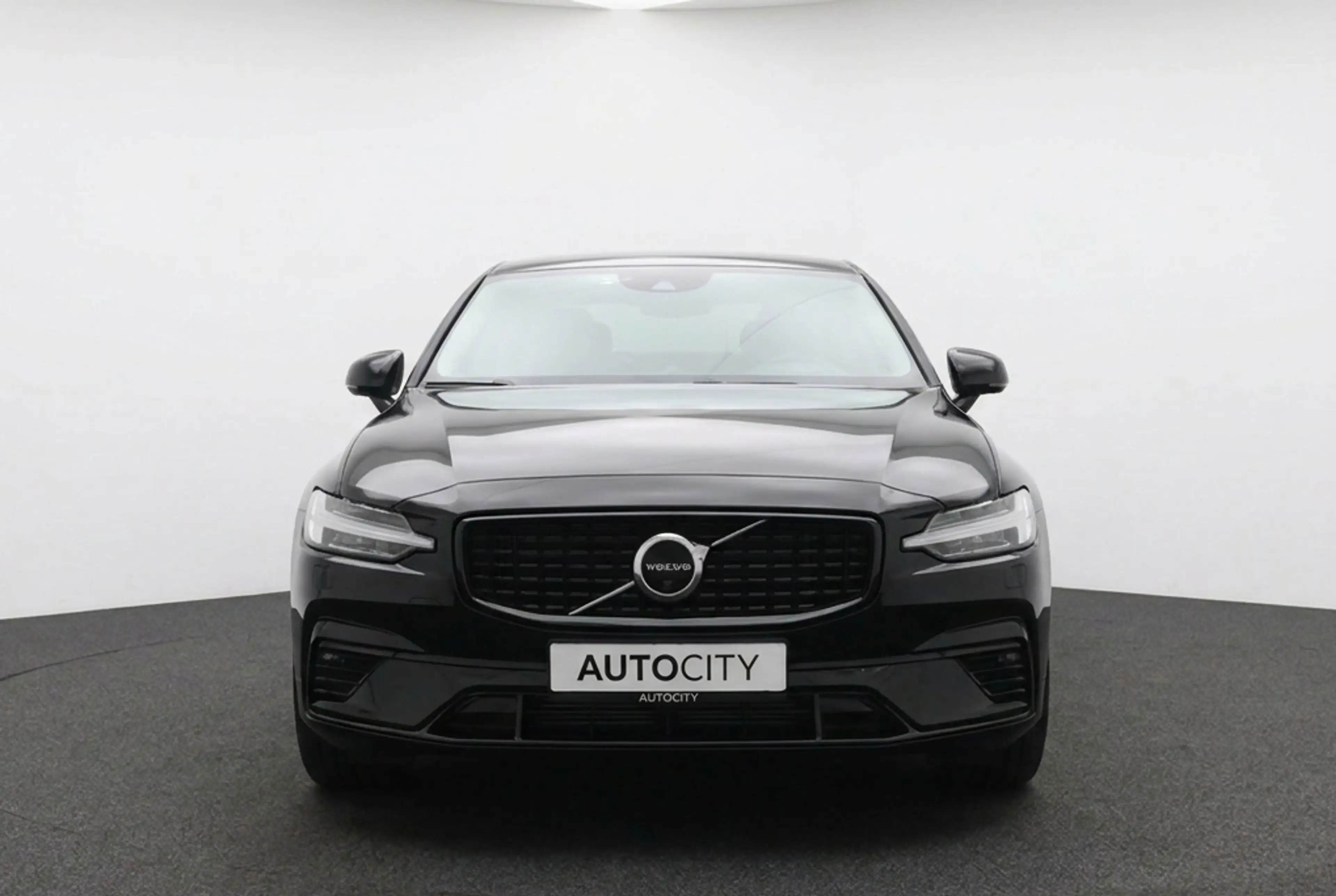 Volvo S90 sedan Ultimate Dark T8 Recharge Plug-In Hybrid AWD — photo 8
