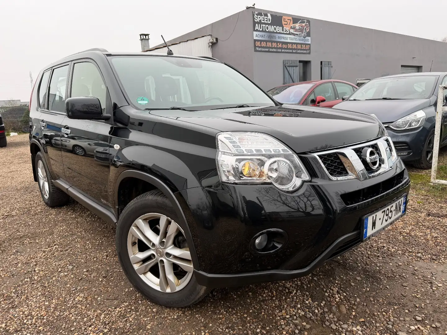 Nissan X-Trail Le 4x4 Noir - 1