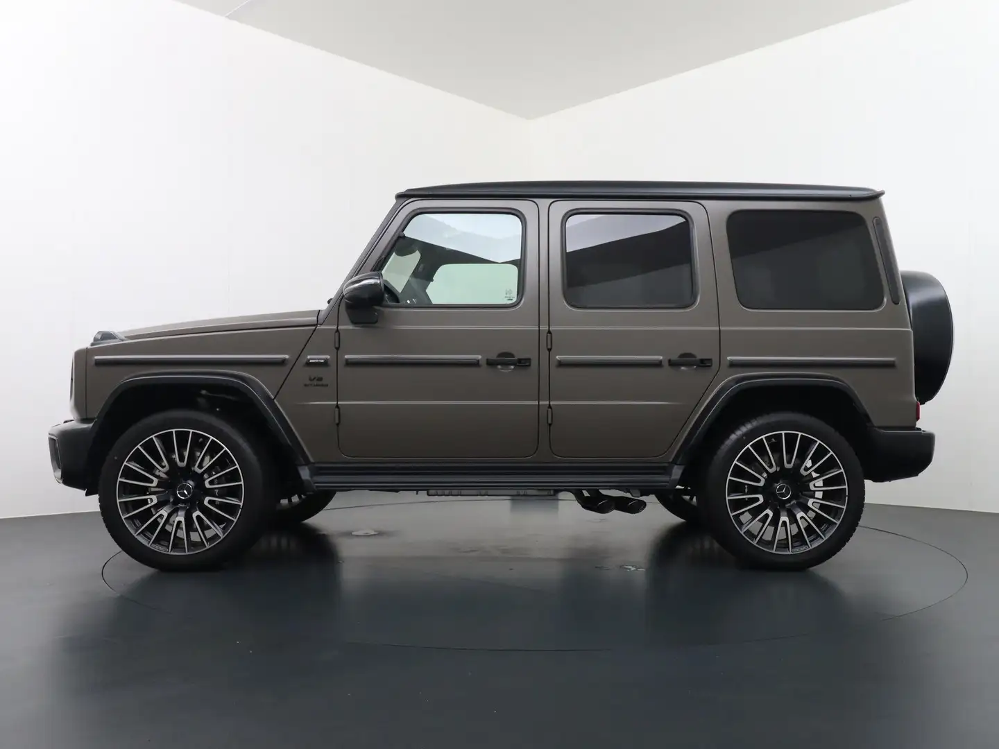 Mercedes-Benz G 63 AMG GRIJS KENTEKEN | AMG Active Ride Control | Schuifd Verde - 2