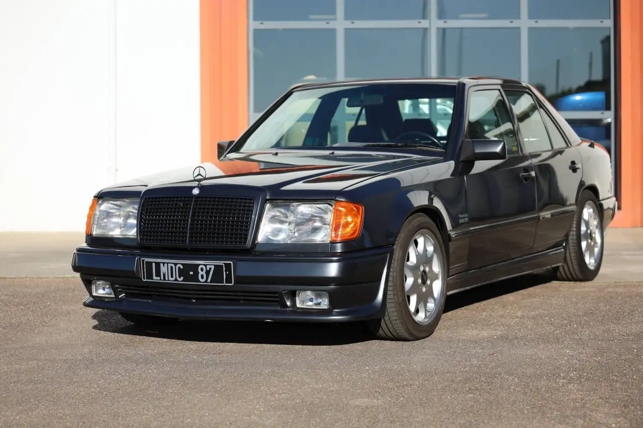 Mercedes-Benz 300