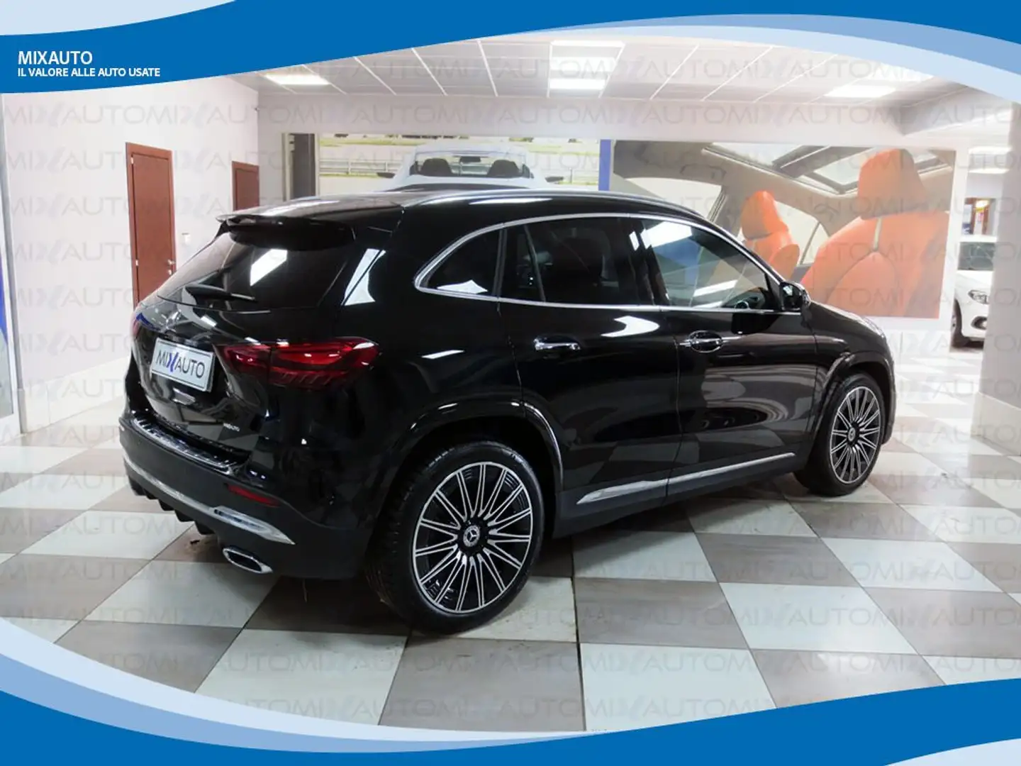 Mercedes-Benz GLA 200 D Automatic Premium EU6 KM Ø Black - 2