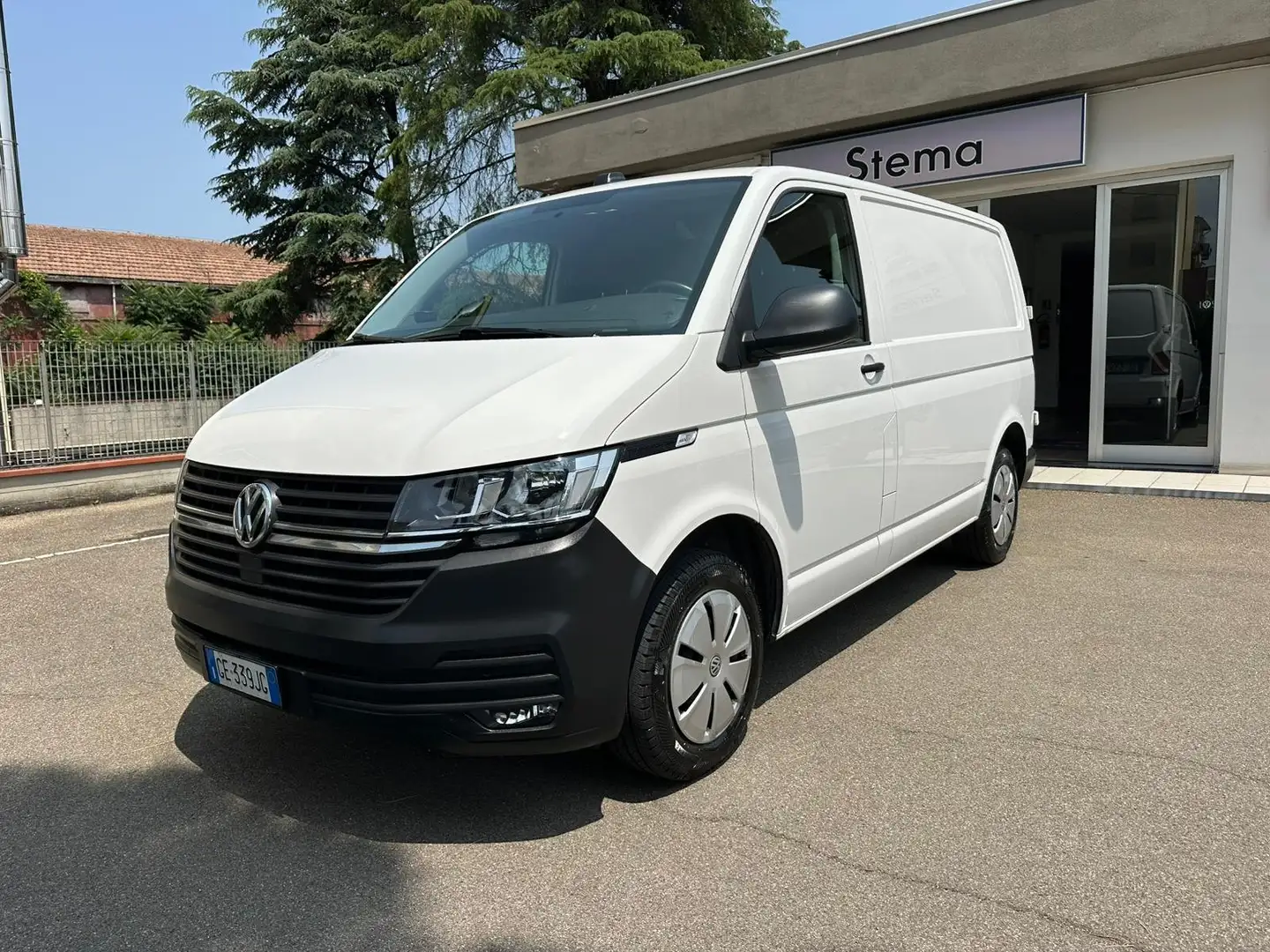 Volkswagen T6.1 Transporter Business 2.0 TDI DSG 150cv + IVA Bianco - 1
