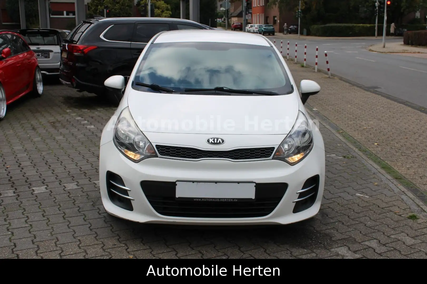 Kia Rio 1.1 CRDi FIFA World Cup Edition Weiß - 2