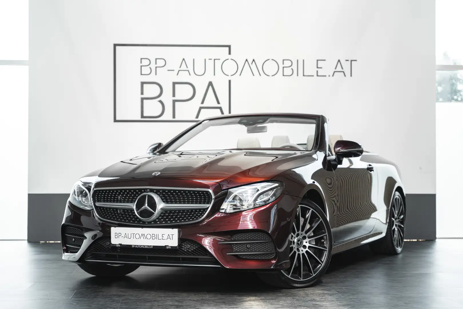 Mercedes-Benz E 400 d 4Matic Cabrio (238.423) // Designo // TRAUM // Rouge - 1