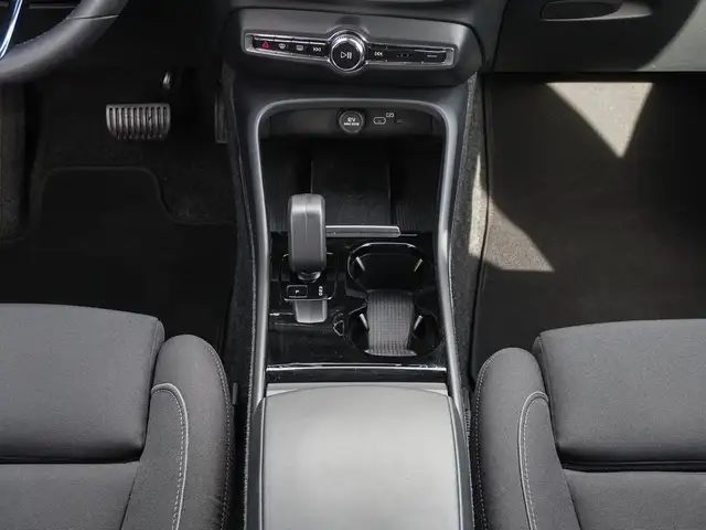 Volvo XC40 view 14