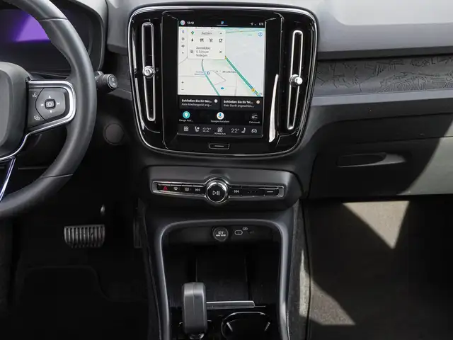 Volvo XC40 view 13