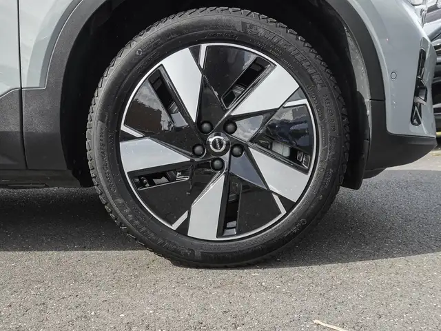 Volvo XC40 view 7
