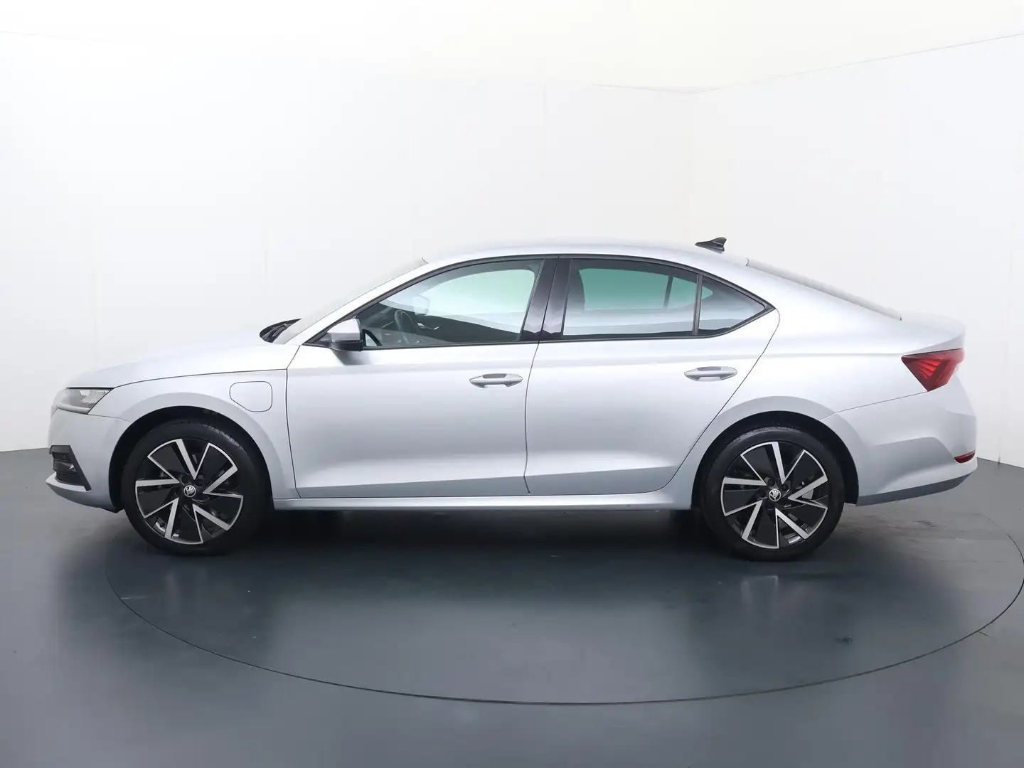 Skoda Octavia 1.4 TSI iV PHEV Business Edition | 204 PK | SoH 94 Grijs - 2