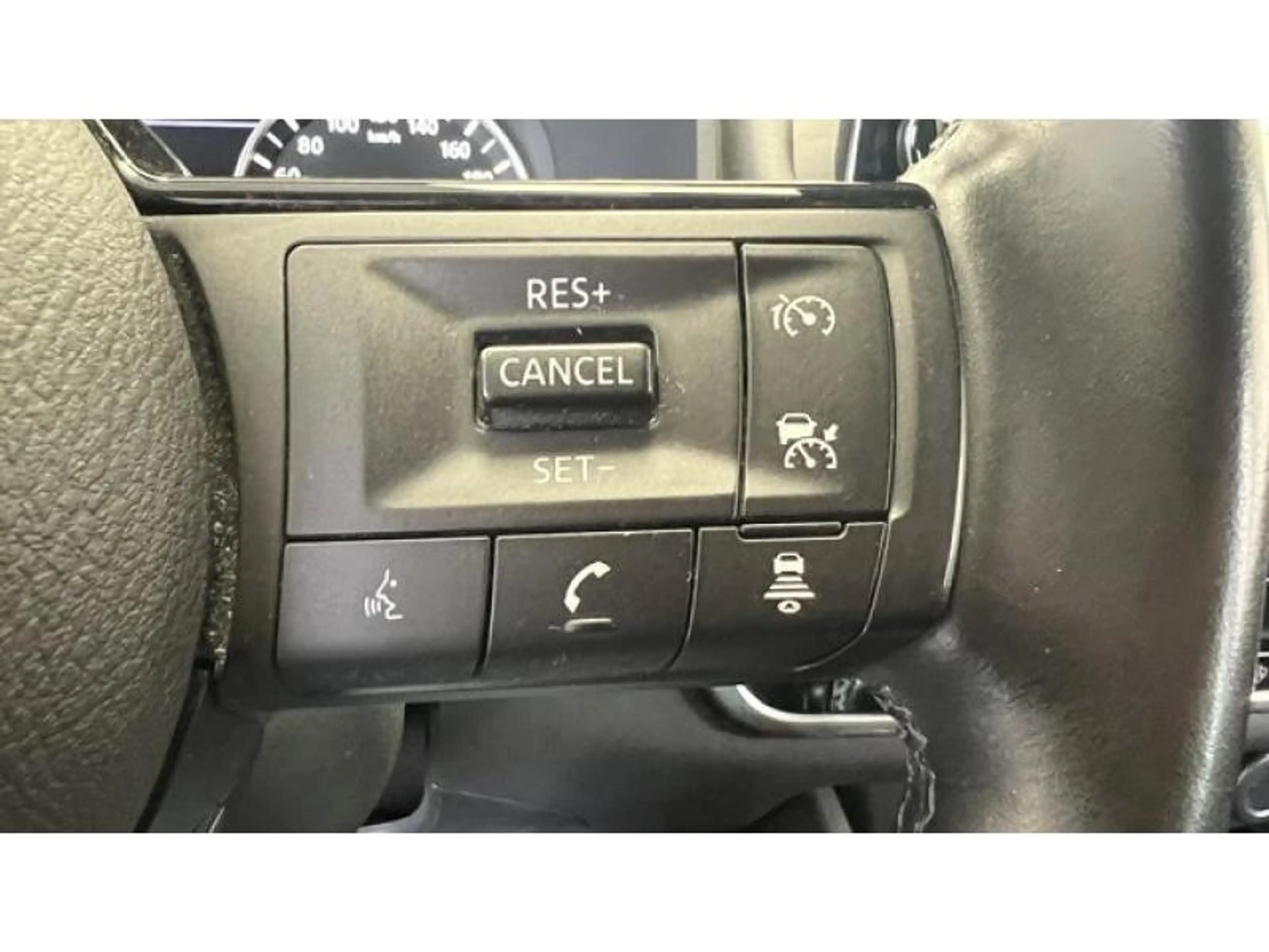 Nissan Qashqai N-Connect MHEV 1.3 — photo 13