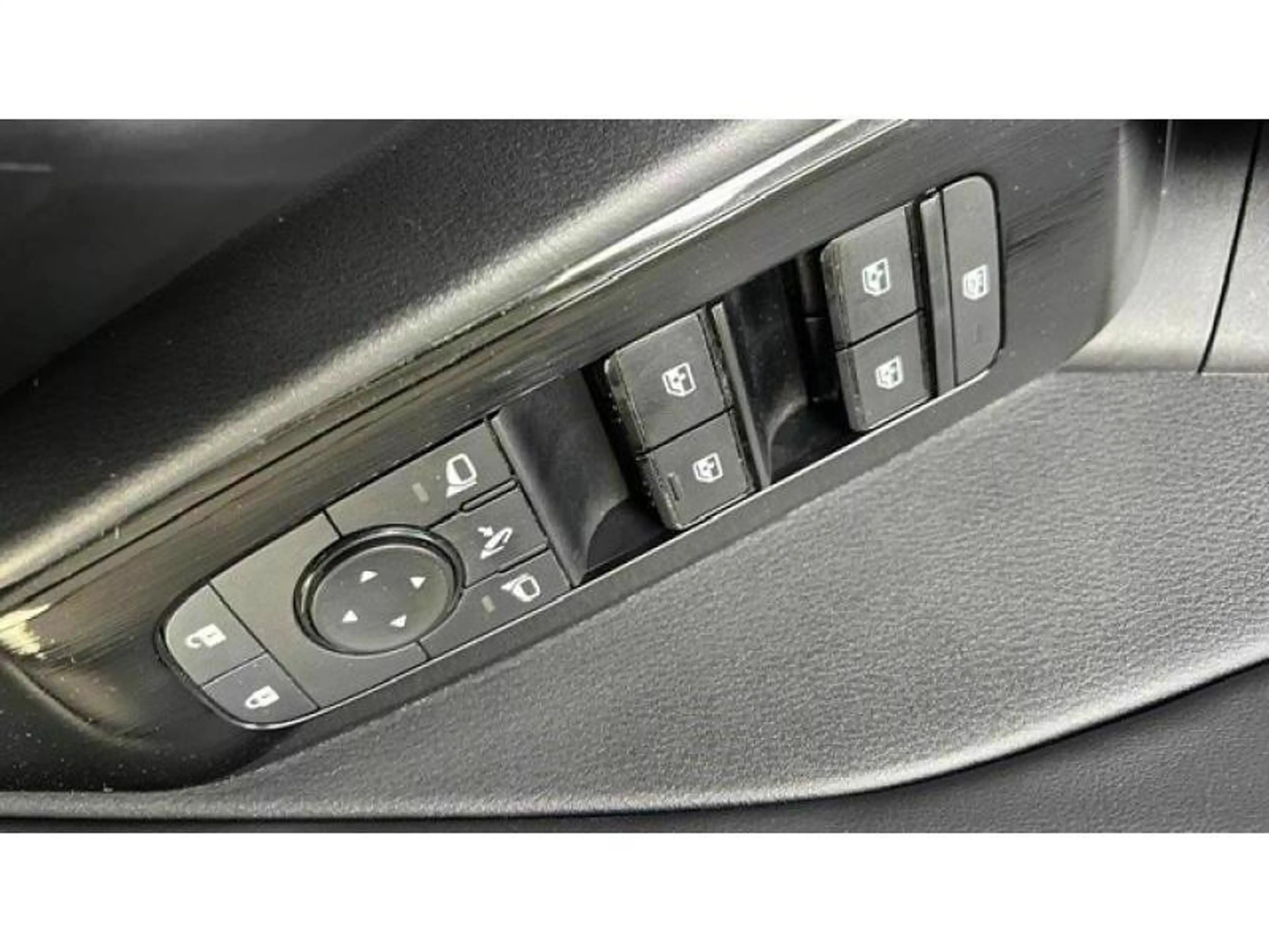 Nissan Qashqai N-Connect MHEV 1.3 — photo 12