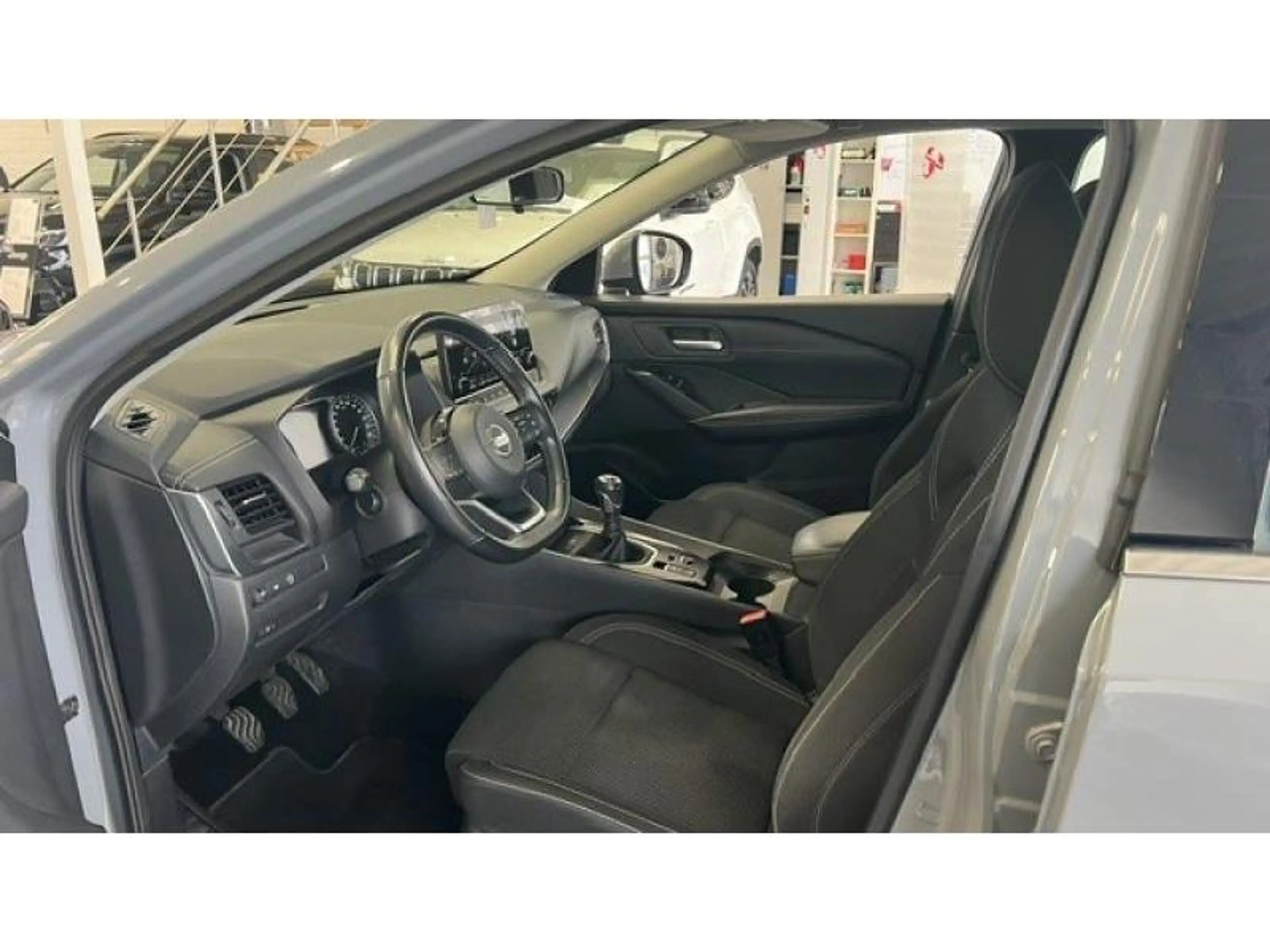 Nissan Qashqai N-Connect MHEV 1.3 — photo 9