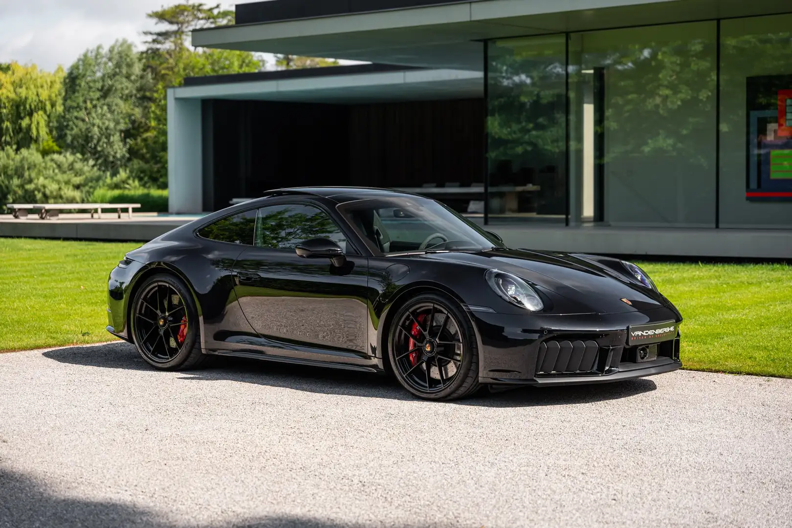 Porsche 992 .2 C4 GTS/T-HYBRID/SPORT EXHAUST/PANO/BOSE/VAT Zwart - 1