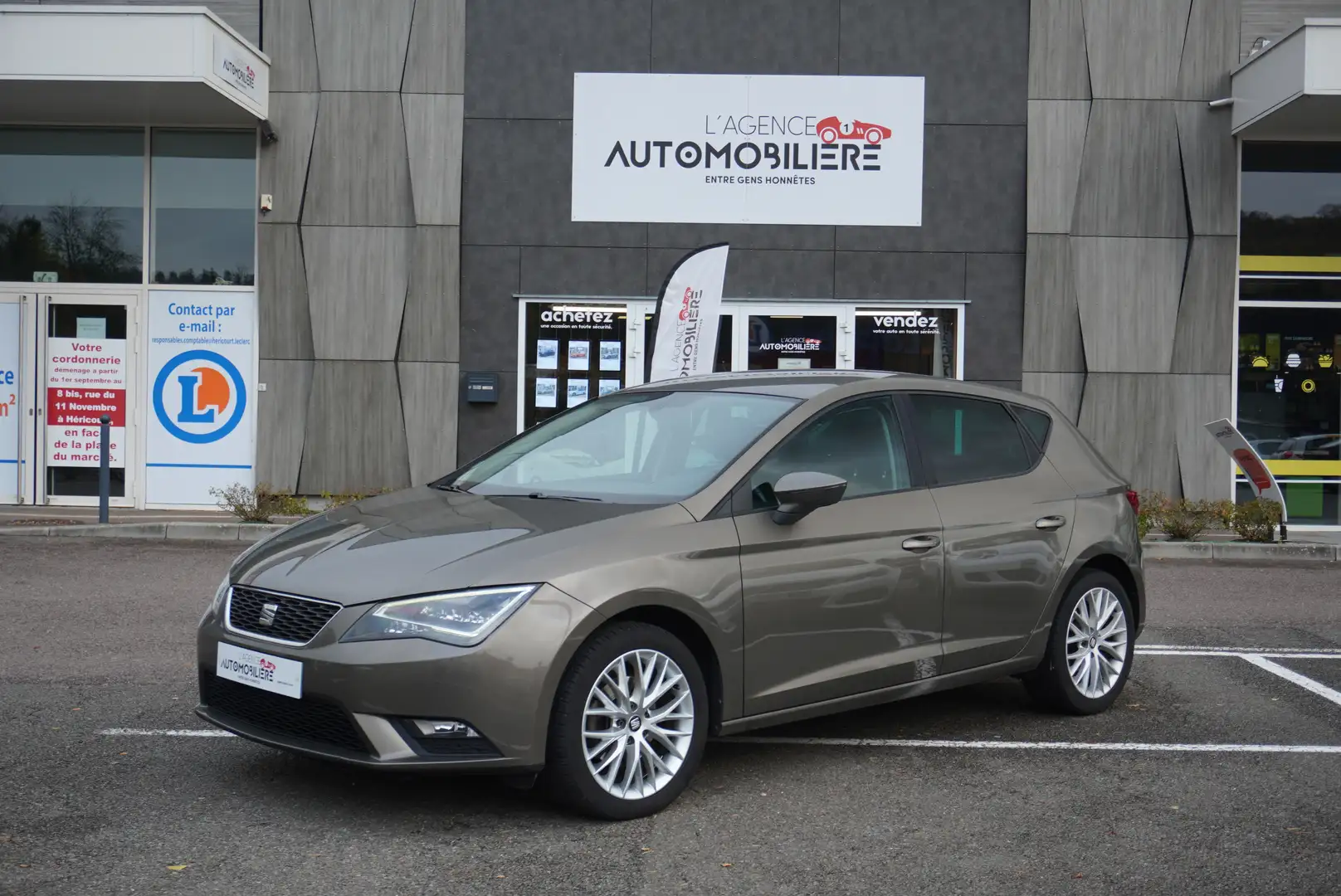 SEAT Leon 1.6 TDI S&S 110 ch Premium Marrone - 1