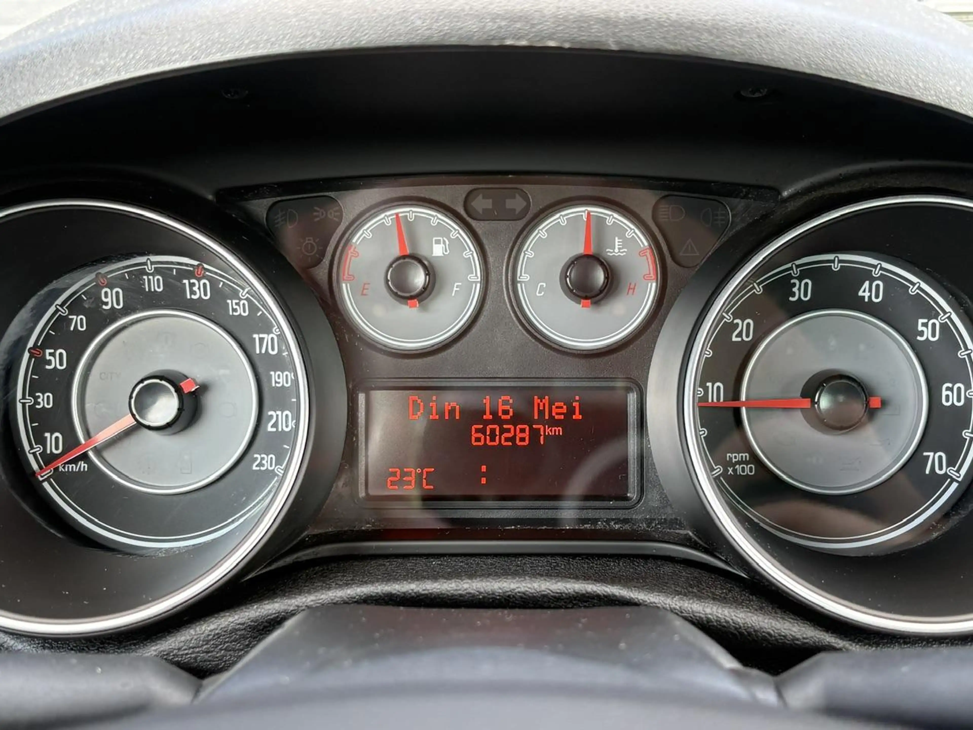 Fiat Punto Evo 0.9 TwinAir Sempre | Navigatie | Cruise Control | — photo 13