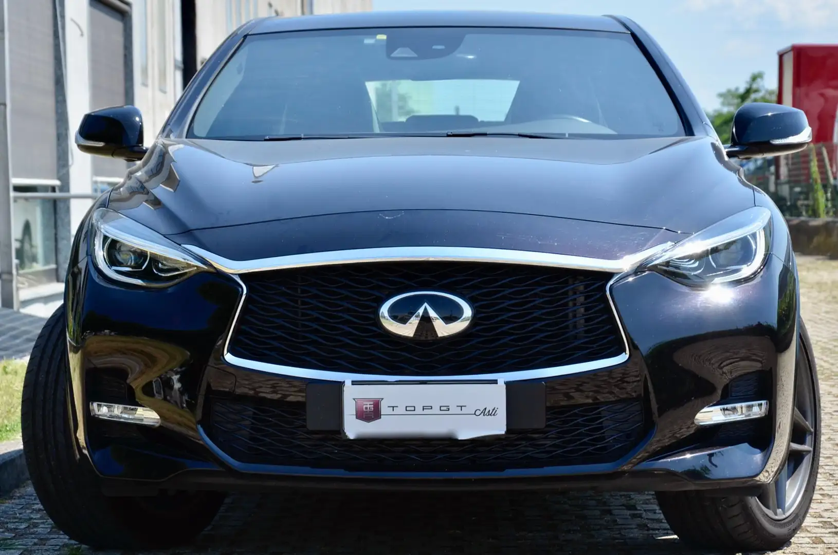 Infiniti Q30 Q30 1.5d Sport 109cv TETTO , HI-FI BOSE , PERMUTE Nero - 2