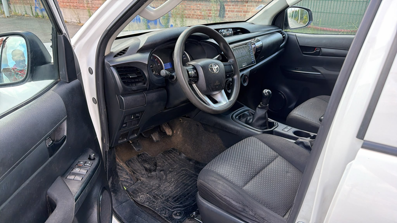 Toyota Hilux 2.4 D-4D 4WD Active — photo 11