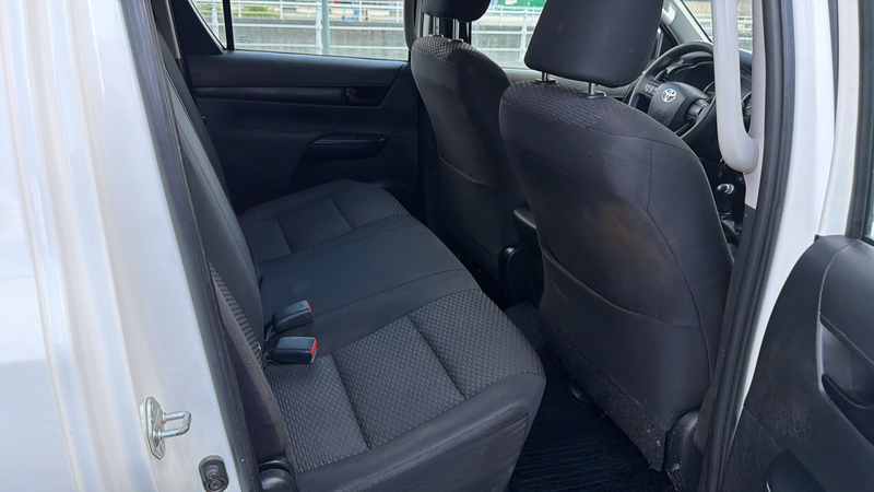 Toyota Hilux 2.4 D-4D 4WD Active — photo 14