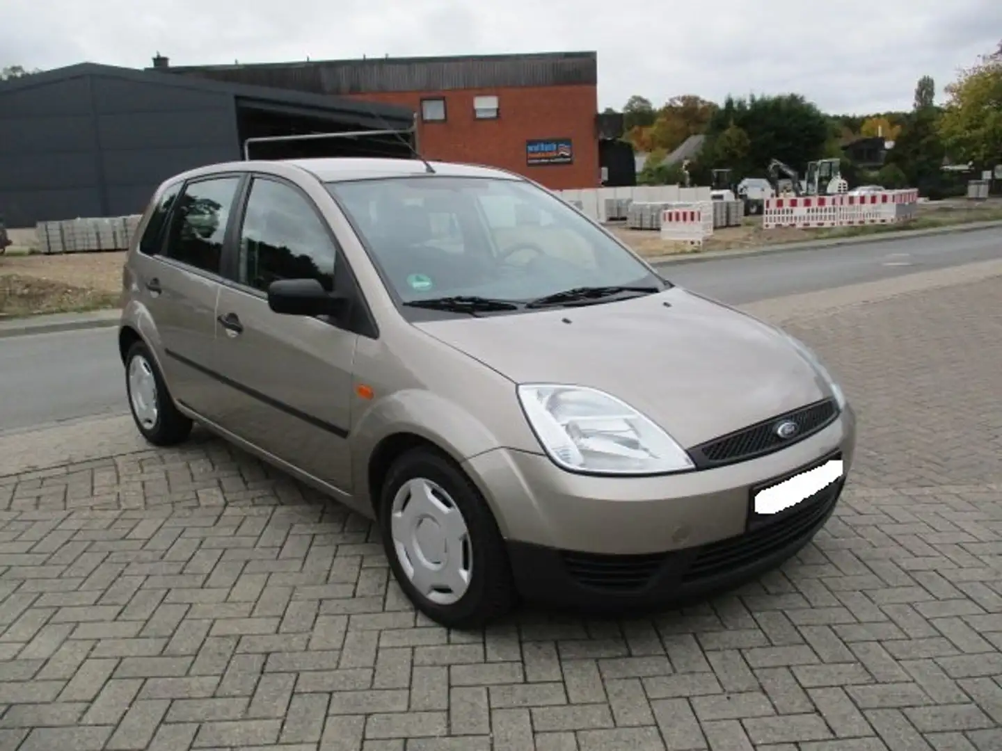 Ford Fiesta Fiesta  5-Türer 1.3 Ambiente Grau - 1