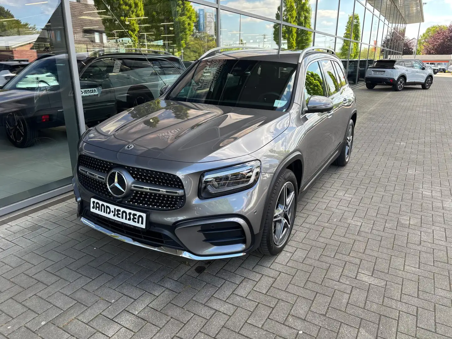 Mercedes-Benz GLB 220 d 4M AMG Line Adv Plus 7-Sitze Standhzng Grau - 2