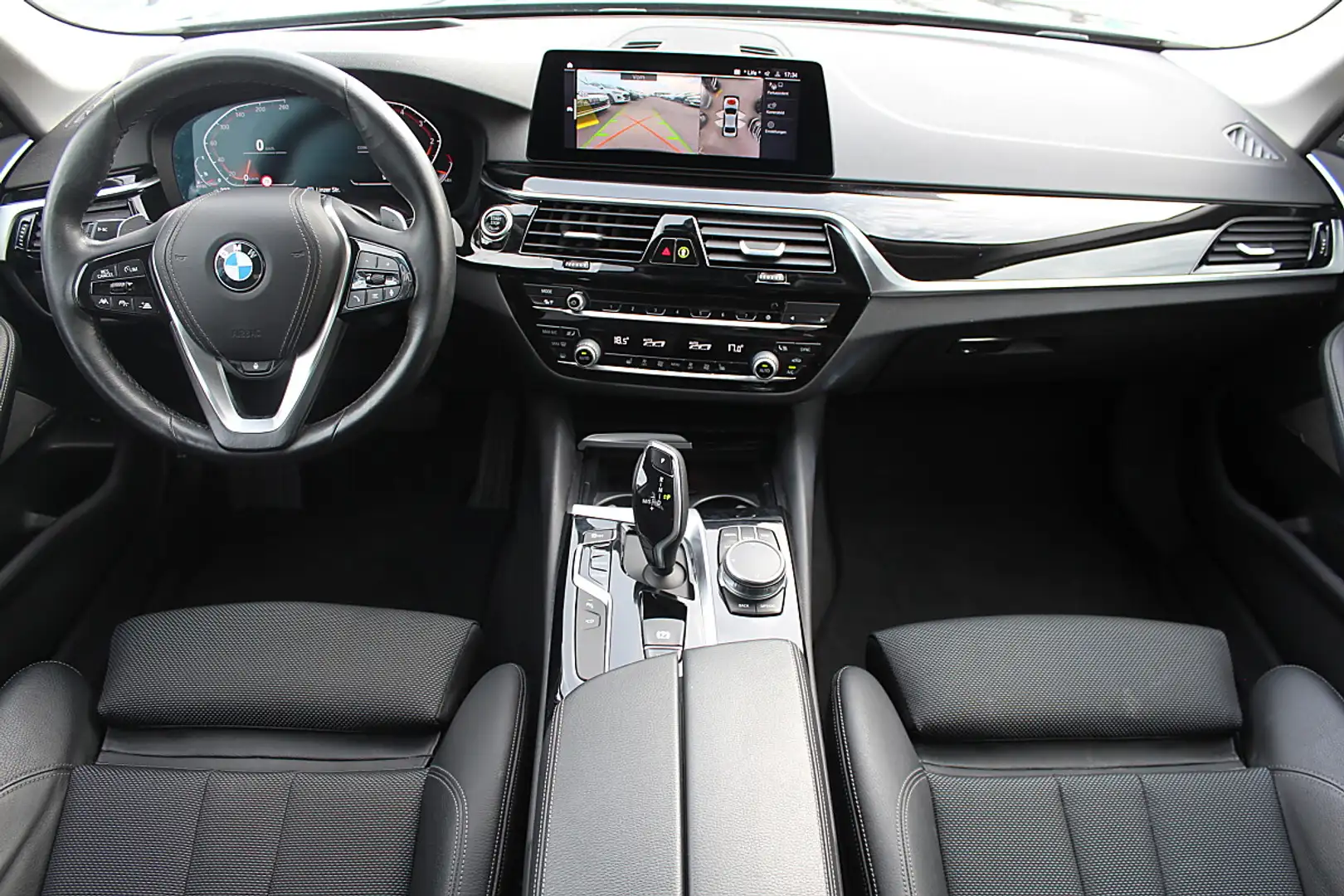 BMW 520 d Lim. Aut. Sport Line Night Vision ACC HARMAN/... Schwarz - 2