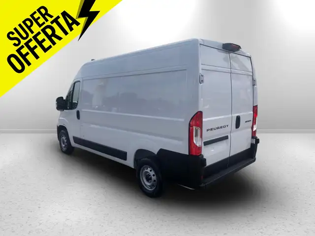 Peugeot Boxer view 9