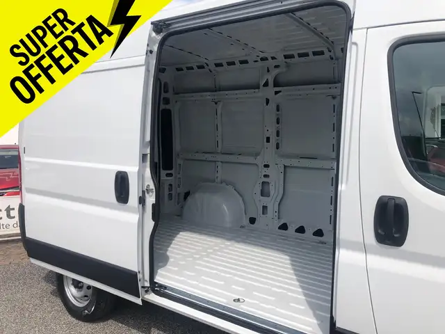 Peugeot Boxer view 4