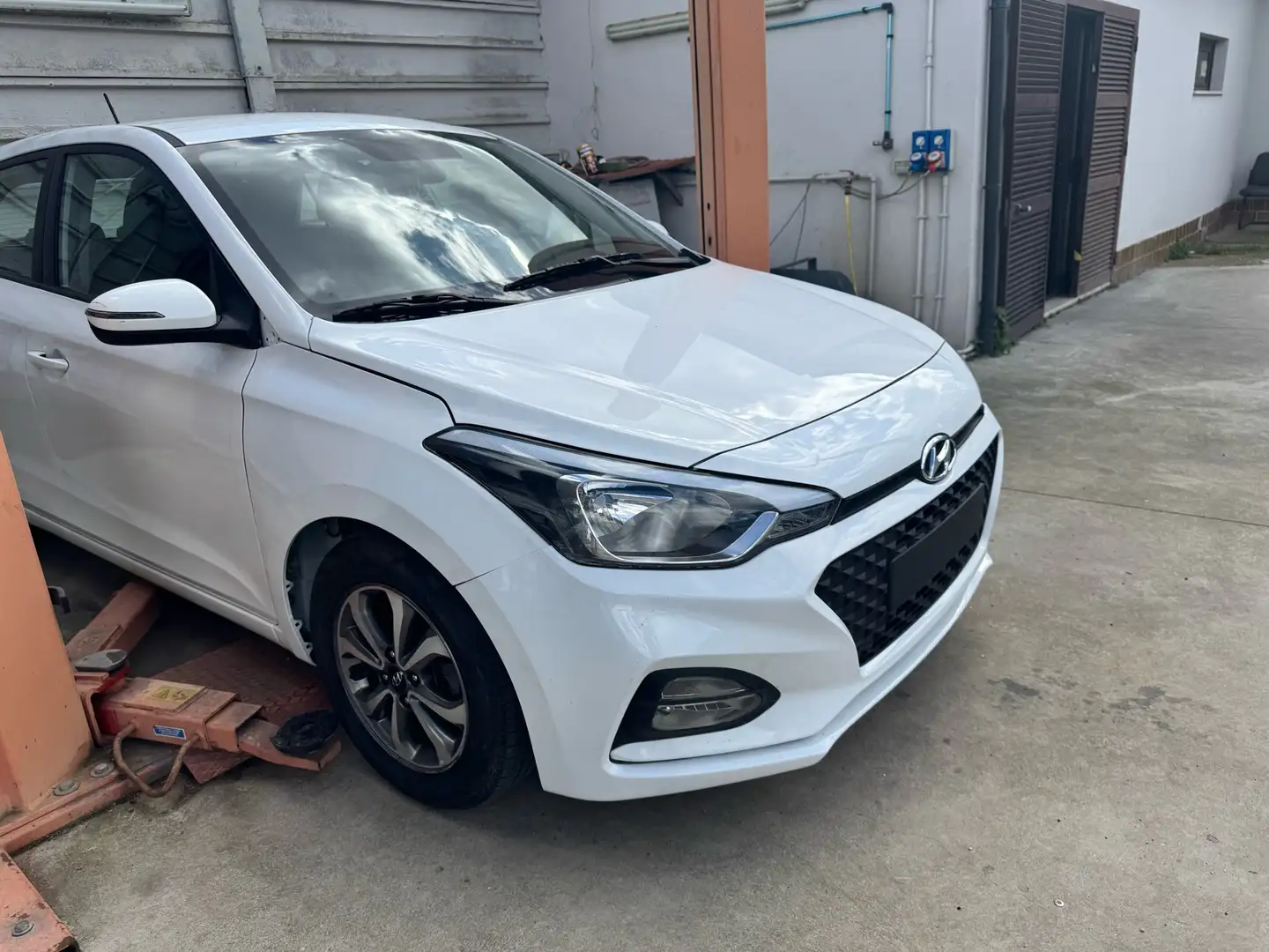 Hyundai i20 5p 1.2 mpi Tech Connect Pack econext Gpl 75cv - 1