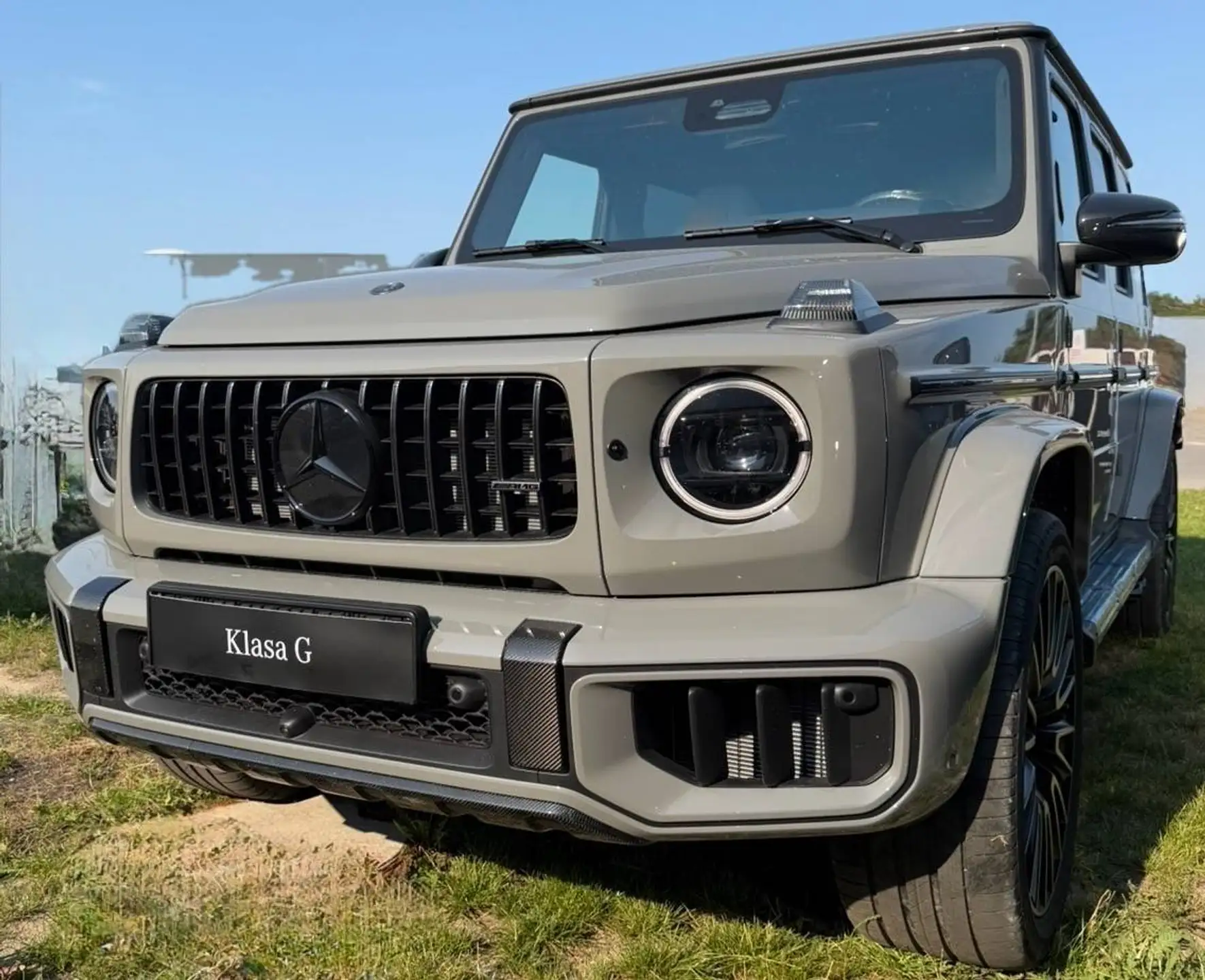 벤츠 G-Class G 63 AMG 2026 베이지 사진 3