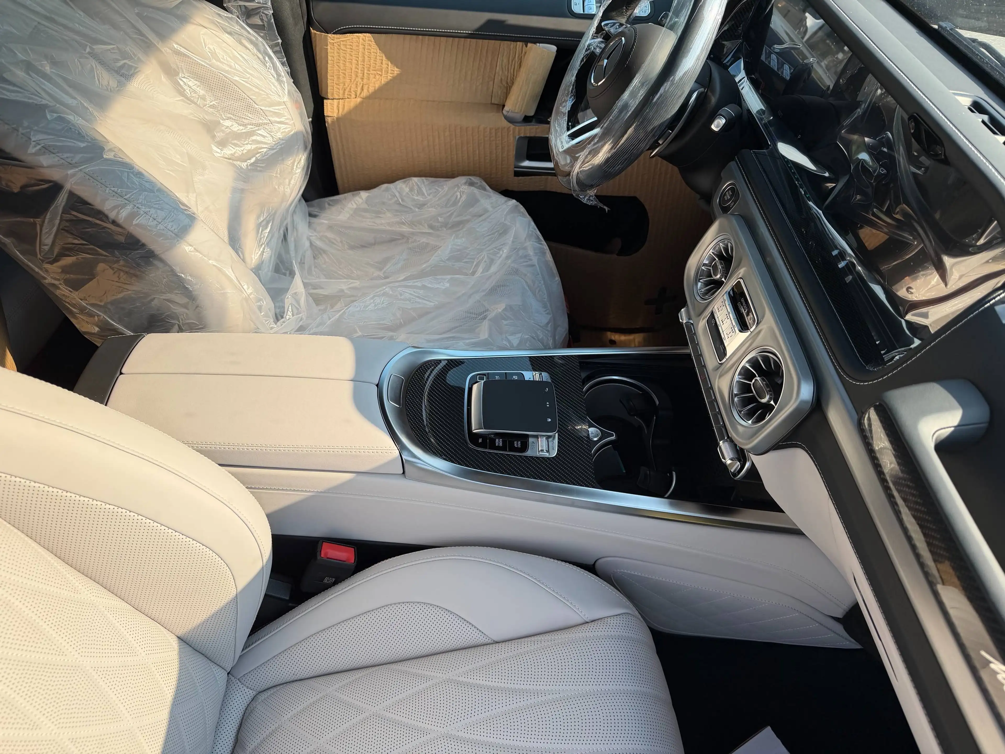Mercedes-Benz G 63 AMG AMG 63 MY27 WINTER PAKIET FULL CARBON TV WEIS LEDER — photo 11