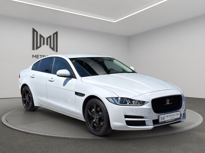 Jaguar XE 25t Prestige Acc*Garantie*Finanzierung* — photo 7