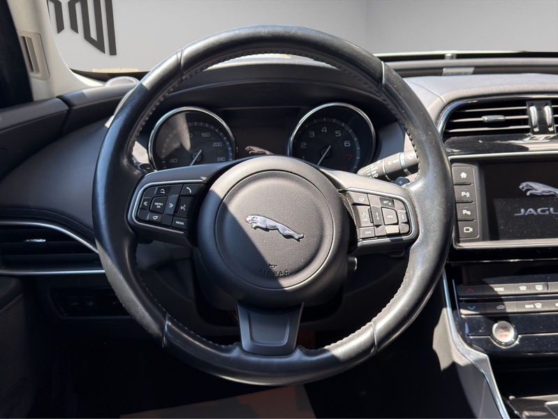 Jaguar XE 25t Prestige Acc*Garantie*Finanzierung* — photo 12