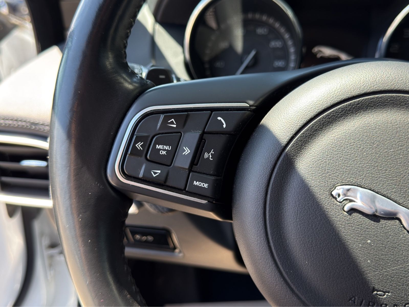 Jaguar XE 25t Prestige Acc*Garantie*Finanzierung* — photo 15